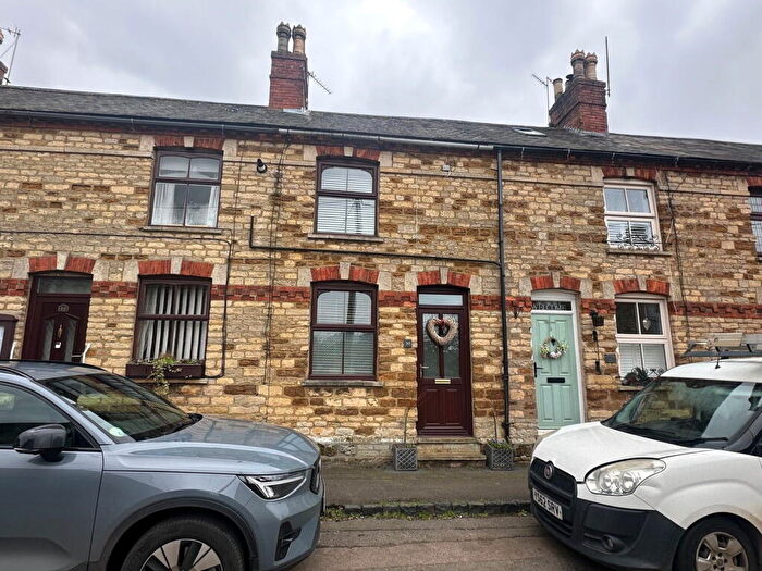 2 Bedroom Cottage For Sale In High Street, Gretton, Northamptonshire, NN17