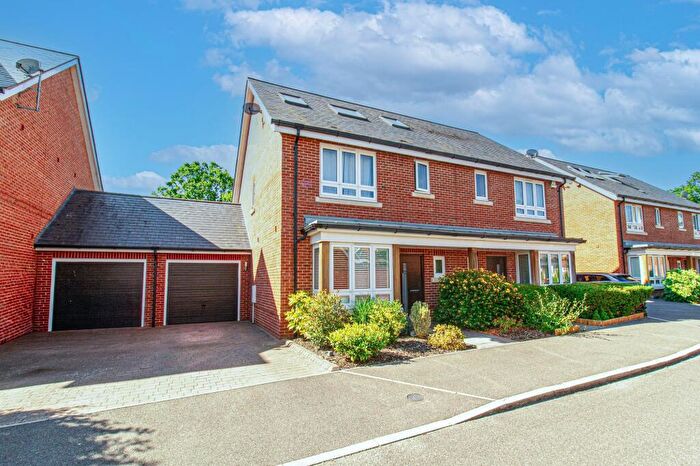 4 Bedroom Semi-Detached House For Sale In Teaseltun, Fleet, GU51