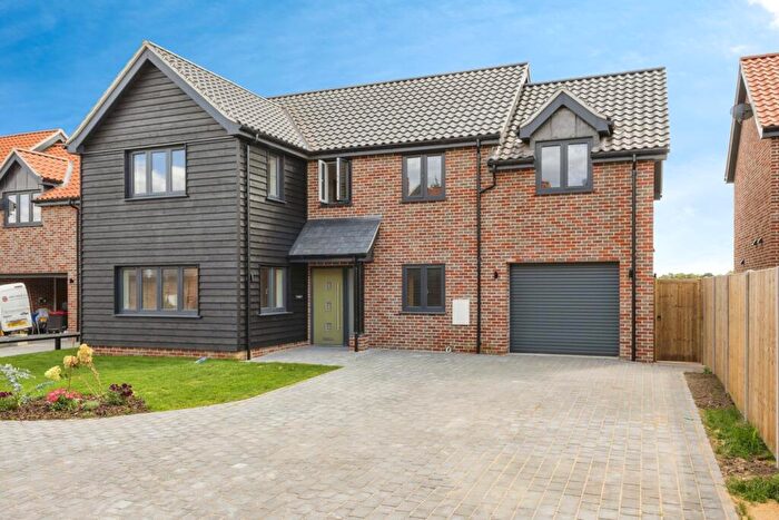 4 Bedroom Detached House For Sale In Alia Way, Church Road, North Lopham, Diss, Norfolk, IP22