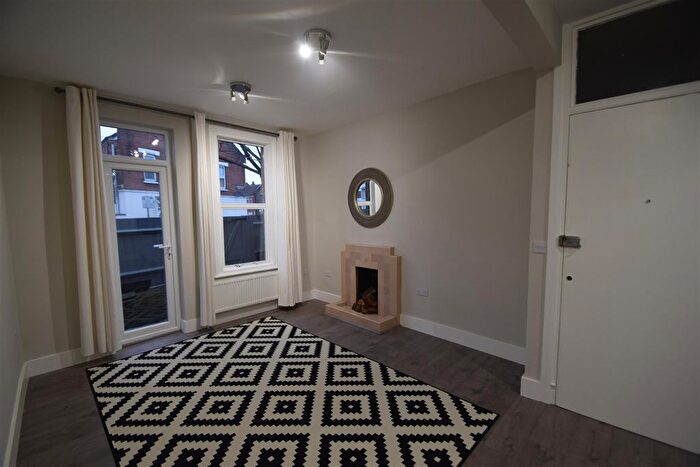 2 Bedroom Flat To Rent In Flat (C) Chapter Road, London, NW2