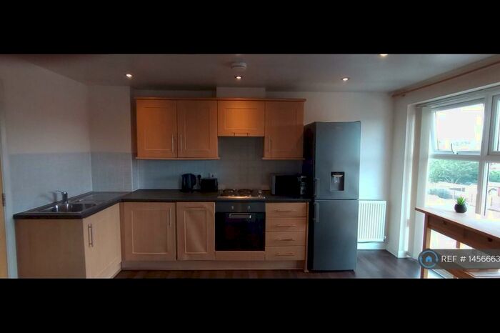 2 Bedroom Flat To Rent In Lauren Court, Bredbury, Stockport, SK6