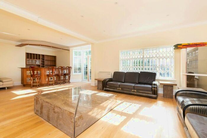 6 Bedroom Detached House To Rent In Harmsworth Way, London, N20