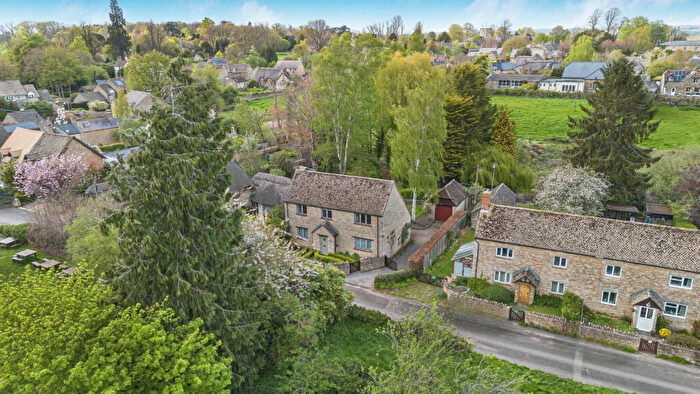 4 Bedroom Detached House For Sale In Summerside, Oxfordshire, SN7