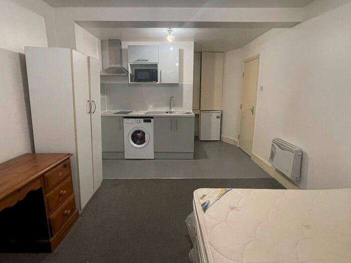 Studio To Rent In Clarence Road, Hackney, E5