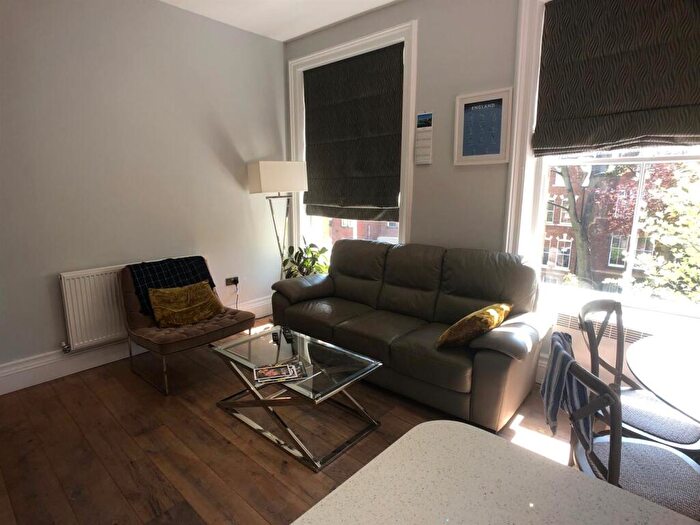 2 Bedroom Apartment To Rent In Flat Hanover House, Clarendon Road, Leeds, LS2
