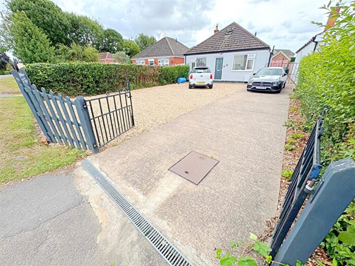 4 Bedroom Detached Bungalow For Sale In Tetney Lane, Holton-Le-Clay, Grimsby, N.E. Lincs, DN36
