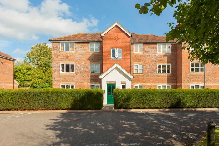 1 Bedroom Flat To Rent In Whitehead Way, Aylesbury, HP21