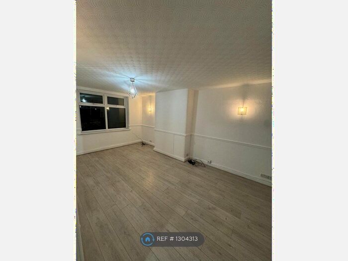 3 Bedroom Semi-Detached House To Rent In Atherstone Avenue, Manchester, M8