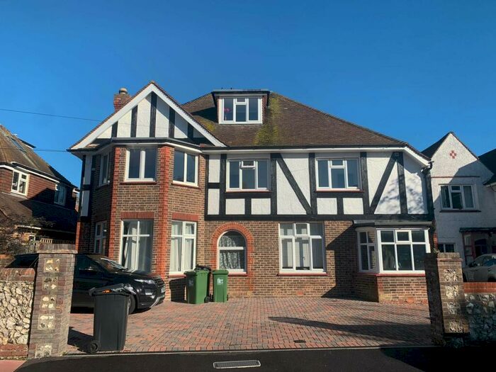 2 Bedroom Flat To Rent In Southfields Road, Eastbourne, BN21