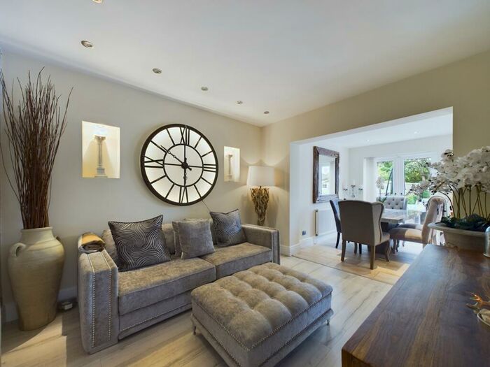 5 Bedroom Semi-Detached House To Rent In Rydal Grove, Cottingham, HU16