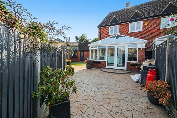 3 Bedroom Semi Detached House For Sale In Brook Lane, Great Barford, MK44