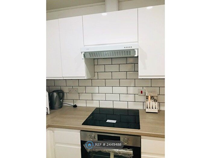 1 Bedroom Flat To Rent In Bolton Drive, Glasgow, G42