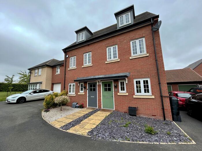 4 Bedroom House To Rent In Spriggs Close, Burton Latimer, Kettering, NN16