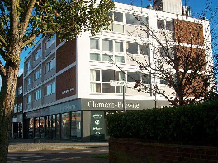 2 Bedroom Flat To Rent In London Road, Leigh-On-Sea, SS9