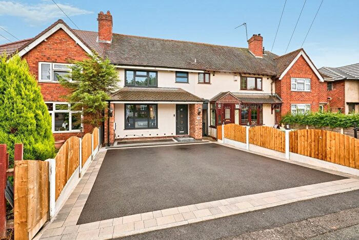 3 Bedroom Terraced House For Sale In Valley Road, Walsall, West Midlands, WS3