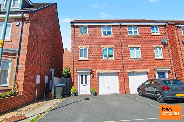 4 Bedroom Semi Detached House For Sale In Hutton Way, Framwellgate Moor, Durham, DH1