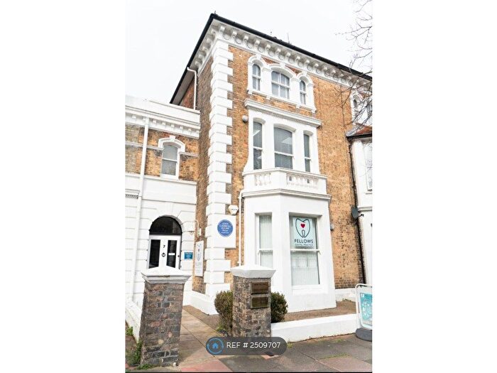 1 Bedroom Flat To Rent In Lushington Road, Eastbourne, BN21