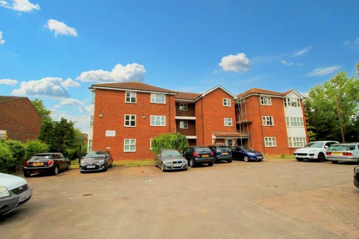 1 Bedroom Flat To Rent In Horse Shoe Crescent, Northolt, UB5