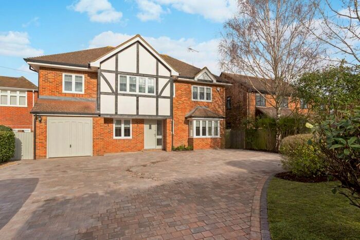 5 Bedroom Detached House To Rent In Lovel Road Winkfield, SL4