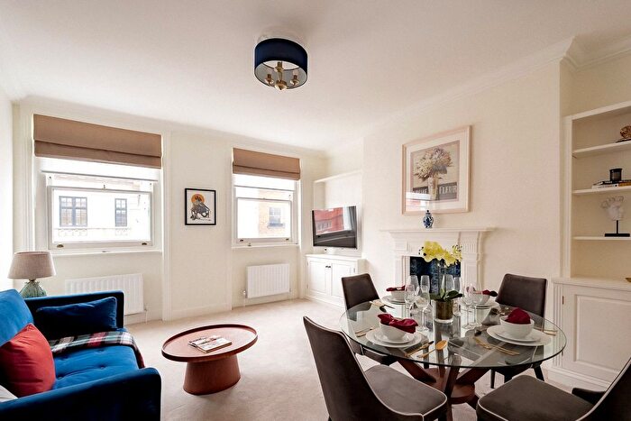 4 Bedroom Flat To Rent In Harley Street, Marylebone, W1G