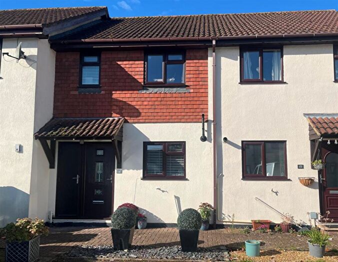 3 Bedroom Terraced House For Sale In Carpenters Court, Basingstoke, RG22
