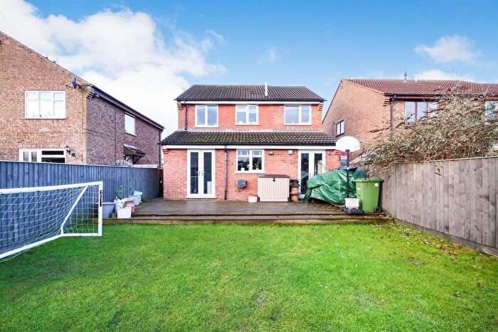 4 Bedroom Detached House For Sale In The Chestnuts, Wigginton, York, YO32