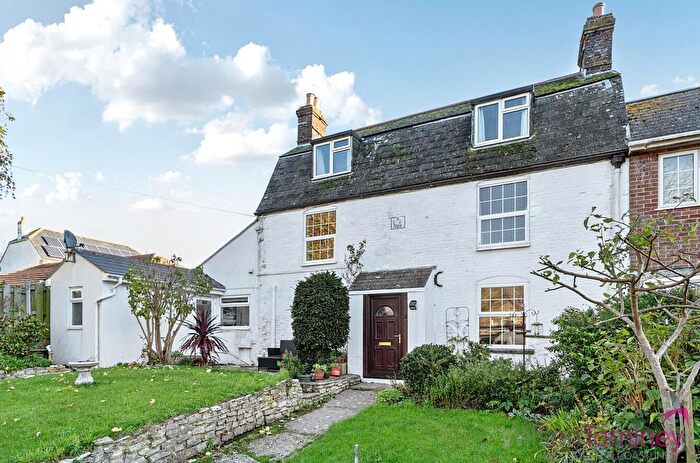 4 Bedroom Semi-detached House For Sale In North Square, Chickerell, Weymouth, DT3