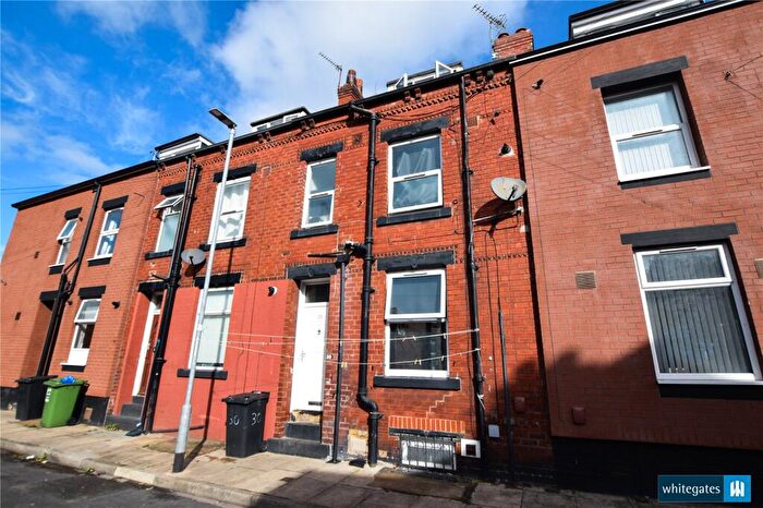 2 Bedroom Terraced House To Rent In Cleveleys Road, Leeds, West Yorkshire, LS11