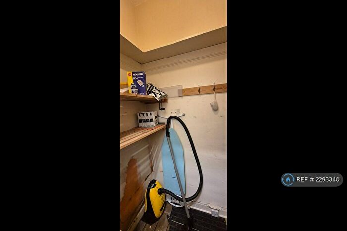 1 Bedroom Flat To Rent In St Peters Place, Edinburgh, EH3