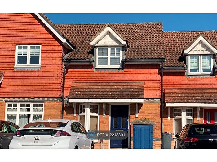 2 Bedroom Terraced House To Rent In Frampton Road, Hounslow, TW4
