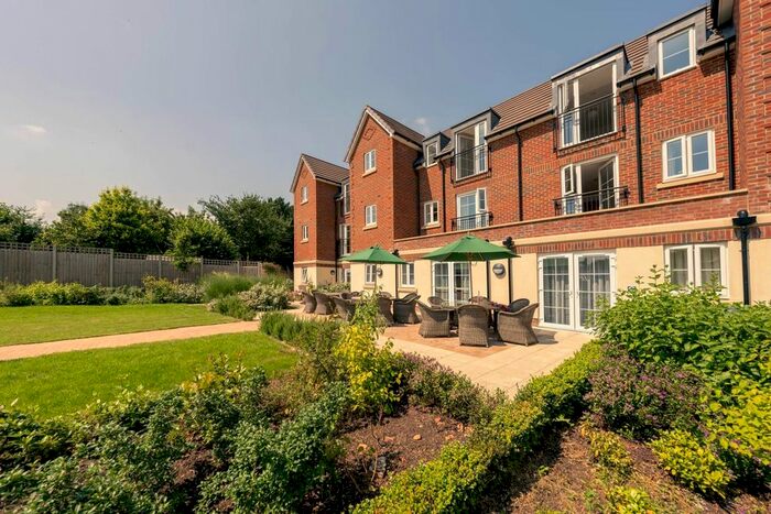 1 Bedroom Flat For Sale In Lowe House, London Road, Knebworth, SG3