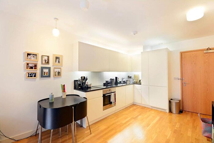 1 Bedroom Flat To Rent In Amelia Street, Elephant And Castle, SE17