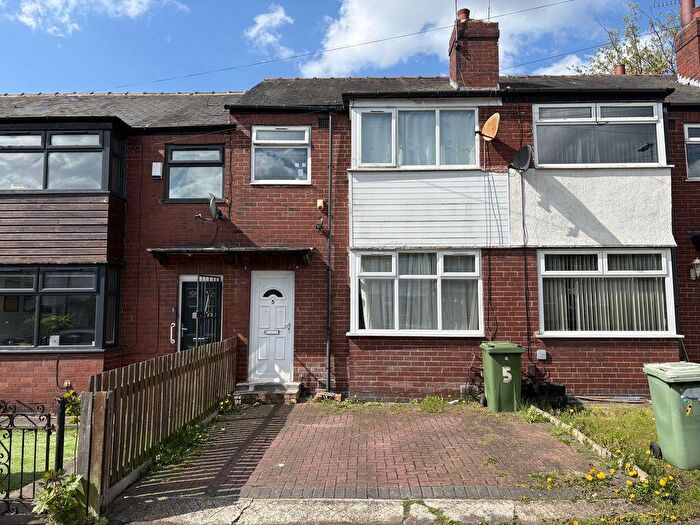 3 Bedroom Terraced House For Sale In Park View Grove, Leeds, LS4