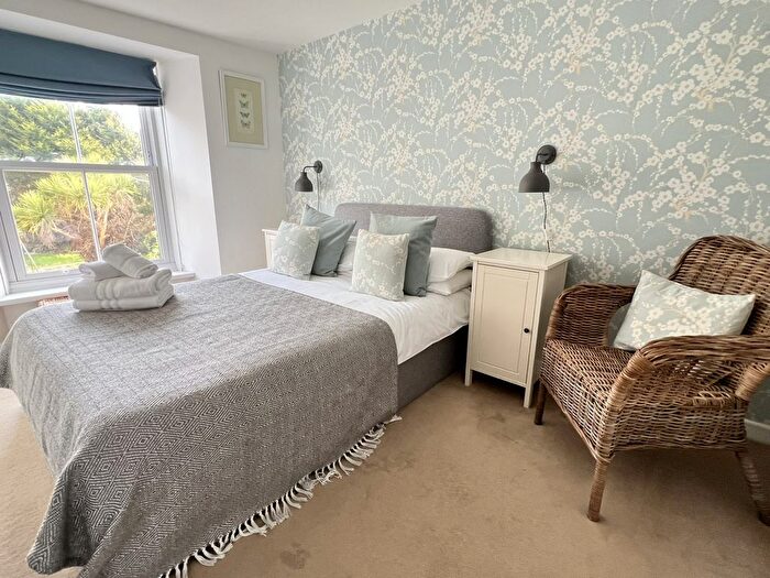 2 Bedroom Flat To Rent In Commercial Road, Mousehole, TR19