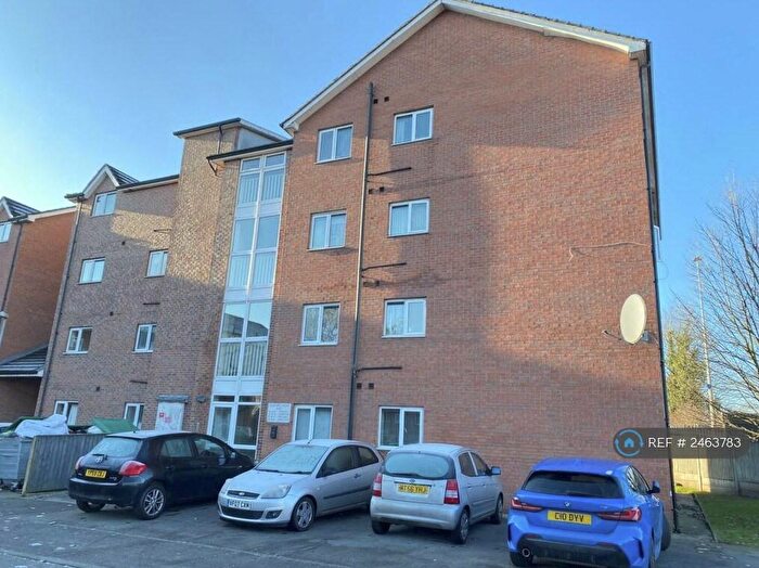 3 Bedroom Flat To Rent In Sugar Mill Square, Salford, M5