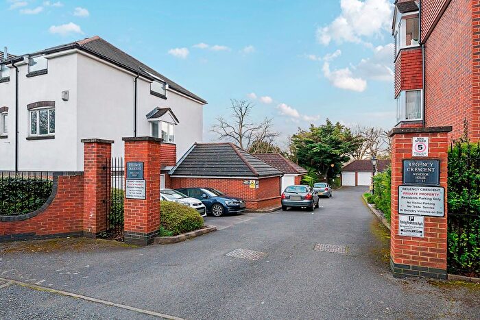 2 Bedroom Flat To Rent In Regency Crescent, London, NW4