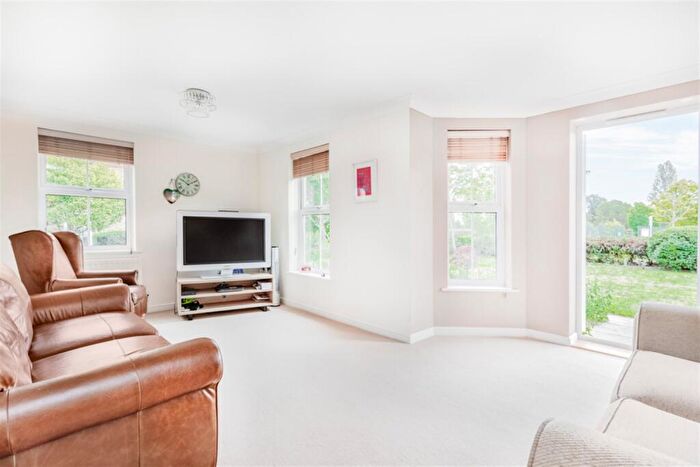 3 Bedroom Flat To Rent In Silk Croft, Horton Crescent, Epsom, KT19