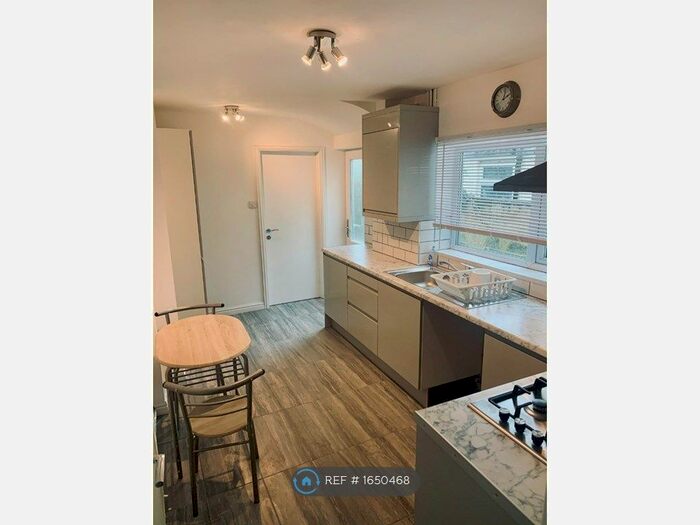 3 Bedroom Terraced House To Rent In Canterbury Street, Gillingham, ME7