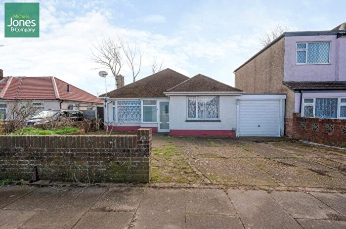 3 Bedroom Bungalow To Rent In North Farm Road, Lancing, West Sussex, BN15