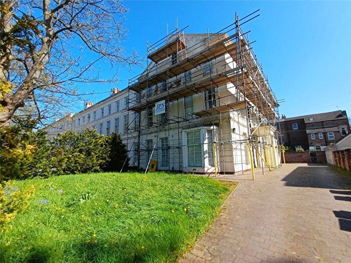 2 Bedroom Flat For Sale In Parkfield Road, Aigburth, Liverpool, Merseyside, L17