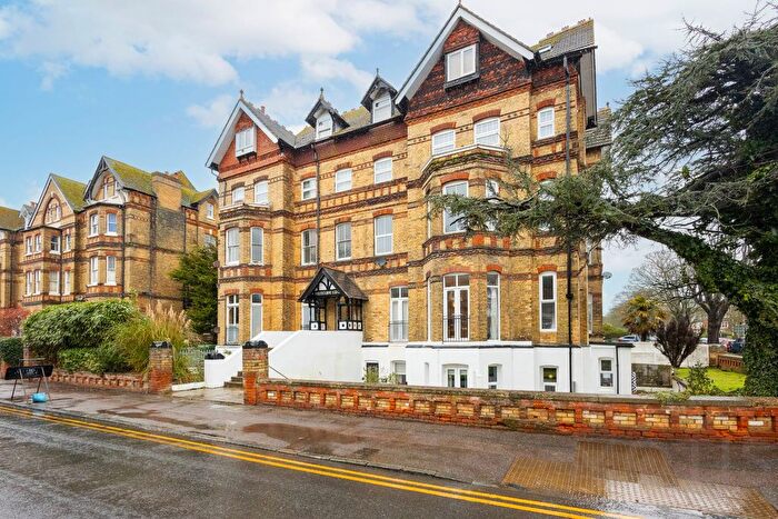 2 Bedroom Flat For Sale In Sandgate Road, Folkestone, CT20
