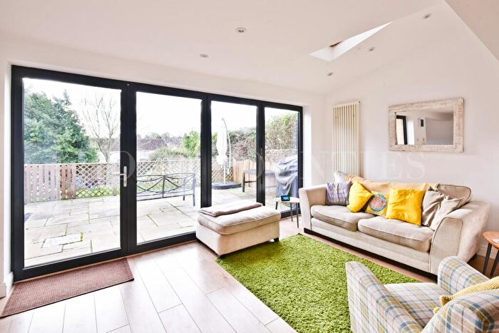 4 Bedroom Semi-Detached House For Sale In Tempest Avenue, Potters Bar, EN6
