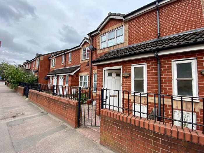 2 Bedroom Town House To Rent In Havelock Street, Leicester, LE2