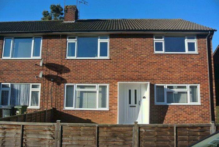 2 Bedroom Flat To Rent In Halliday Close, Basingstoke, RG21