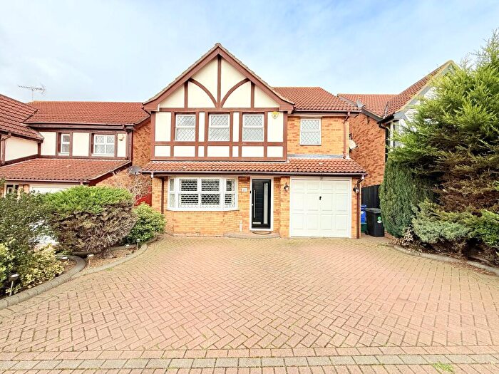 4 Bedroom Detached House For Sale In Felipe Road, Chafford Hundred, RM16