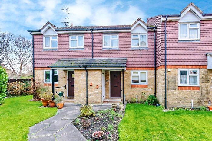 2 Bedroom Terraced House For Sale In Peregrine Gardens, Croydon, CR0