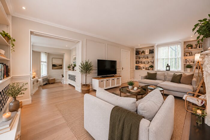 3 Bedroom Property For Sale In Redfield Lane, SW5