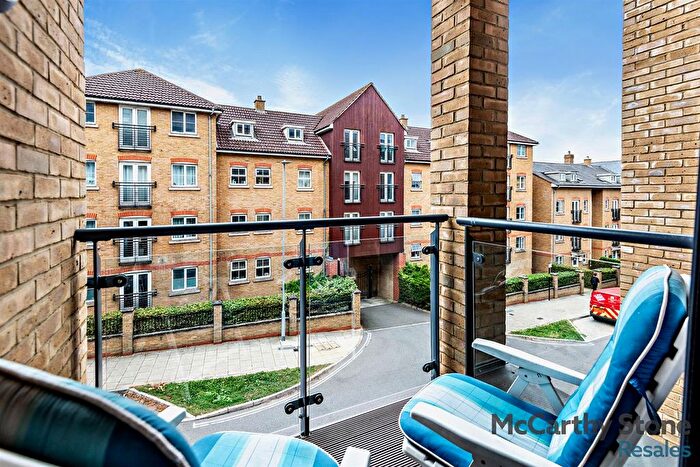2 Bedroom Flat For Sale In Edward House, Peggs Lane, Gascoyne Way, Hertford, SG13