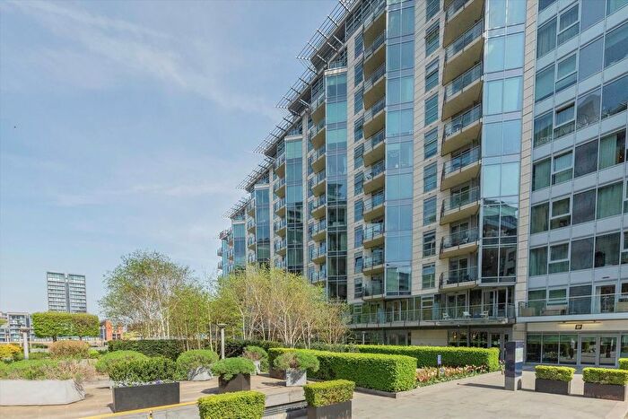 2 Bedroom Flat To Rent In Juniper Drive, Battersea, SW18
