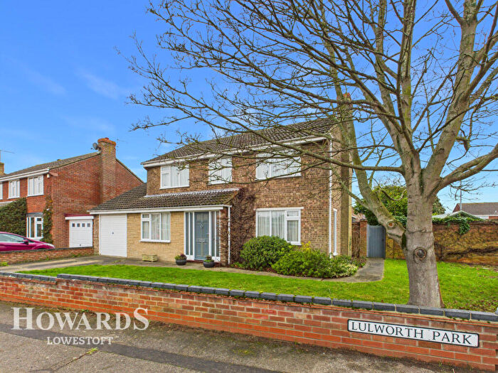 5 Bedroom Detached House For Sale In Lulworth Park, Lowestoft, NR32